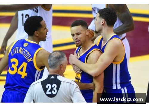 JN江南体育NBA神射库里：50佳球风采全揭秘